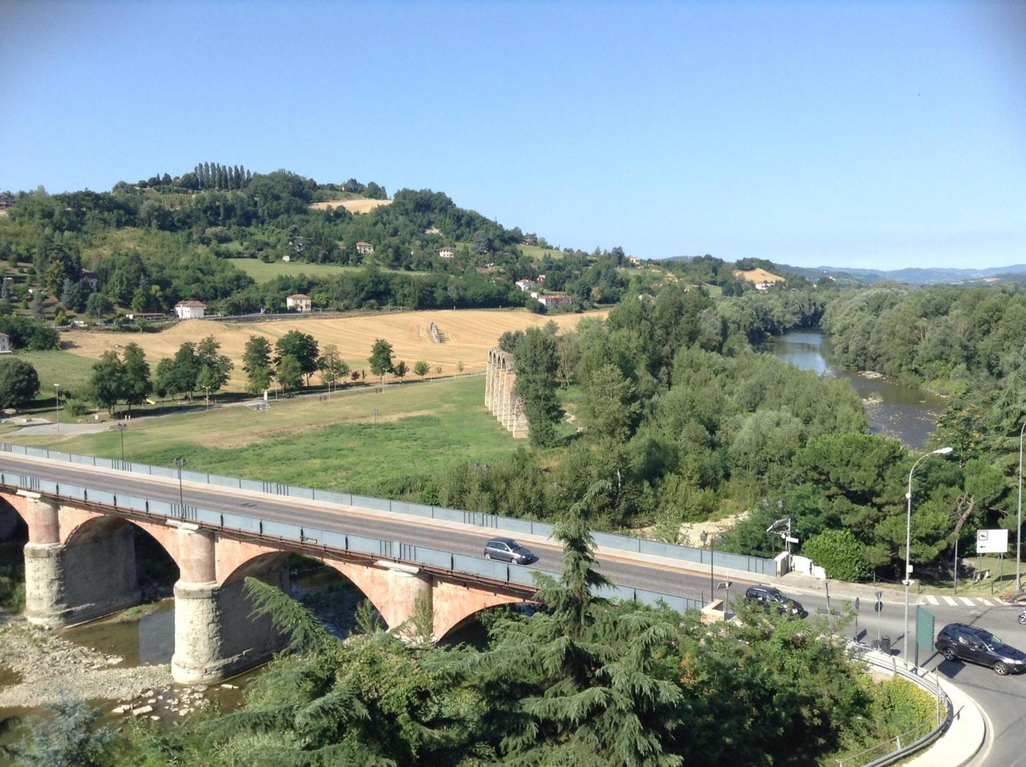 Appartamento Lella Con Meravigliosa Vista Vicino Alle Terme Acqui Terme Værelse billede